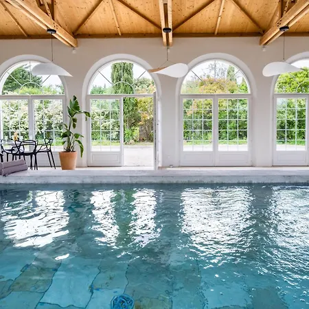 Aparthotel Secret D'uzes - Le Duche - Piscine Chauffee Et Jacuzzi *