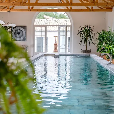 Secret D'uzes - Le Duche - Piscine Chauffee Et Jacuzzi