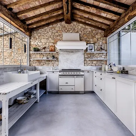 Secret D'uzes - Le Duche - Piscine Chauffee Et Jacuzzi * Uzes