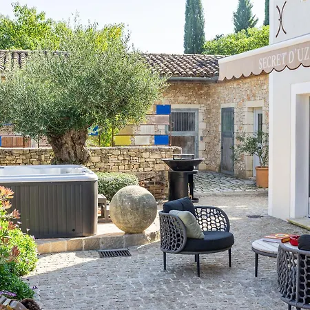 Secret D'uzes - Le Duche - Piscine Chauffee Et Jacuzzi מלון דירות