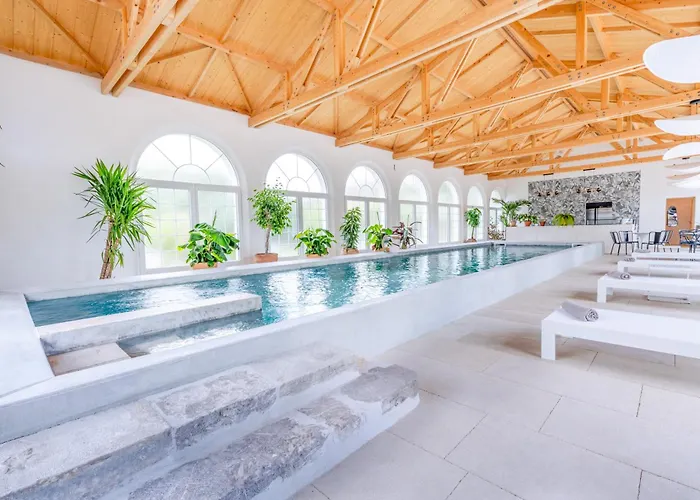Apartmanhotel Secret D'uzes - Le Duche - Piscine Chauffee Et Jacuzzi