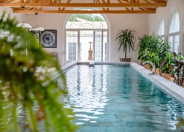 Secret D'uzes - Le Duche - Piscine Chauffee Et Jacuzzi
