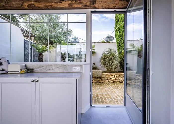 Apartmanhotel Secret D'uzes - Le Duche - Piscine Chauffee Et Jacuzzi Uzès