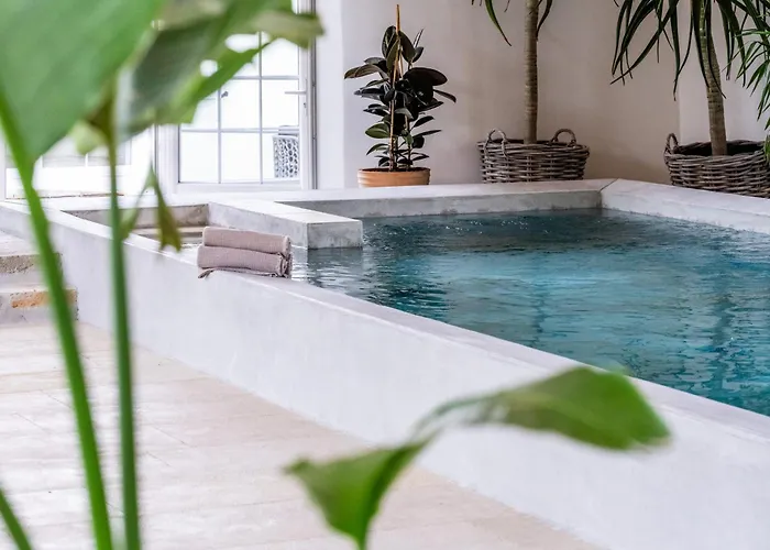Apartmanhotel Secret D'uzes - Le Duche - Piscine Chauffee Et Jacuzzi
